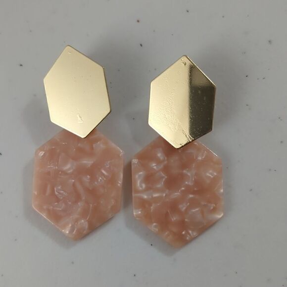 NWT Earrings   - Picture 1 of 1